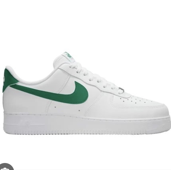 Nike AirForce 1 - Picture 2 of 8